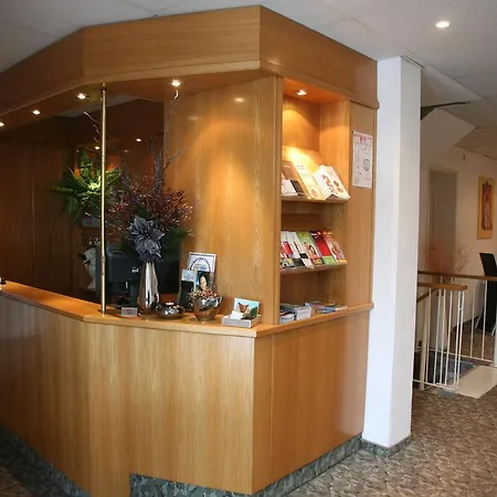 Am St. Georg Hotel 2*